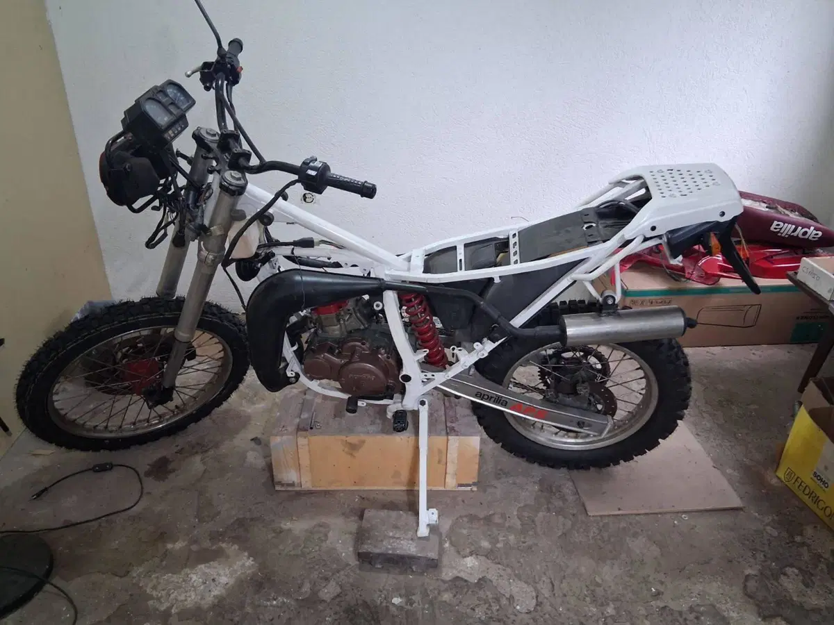 Aprilia Tuareg 125 (1985 - 90) (5)