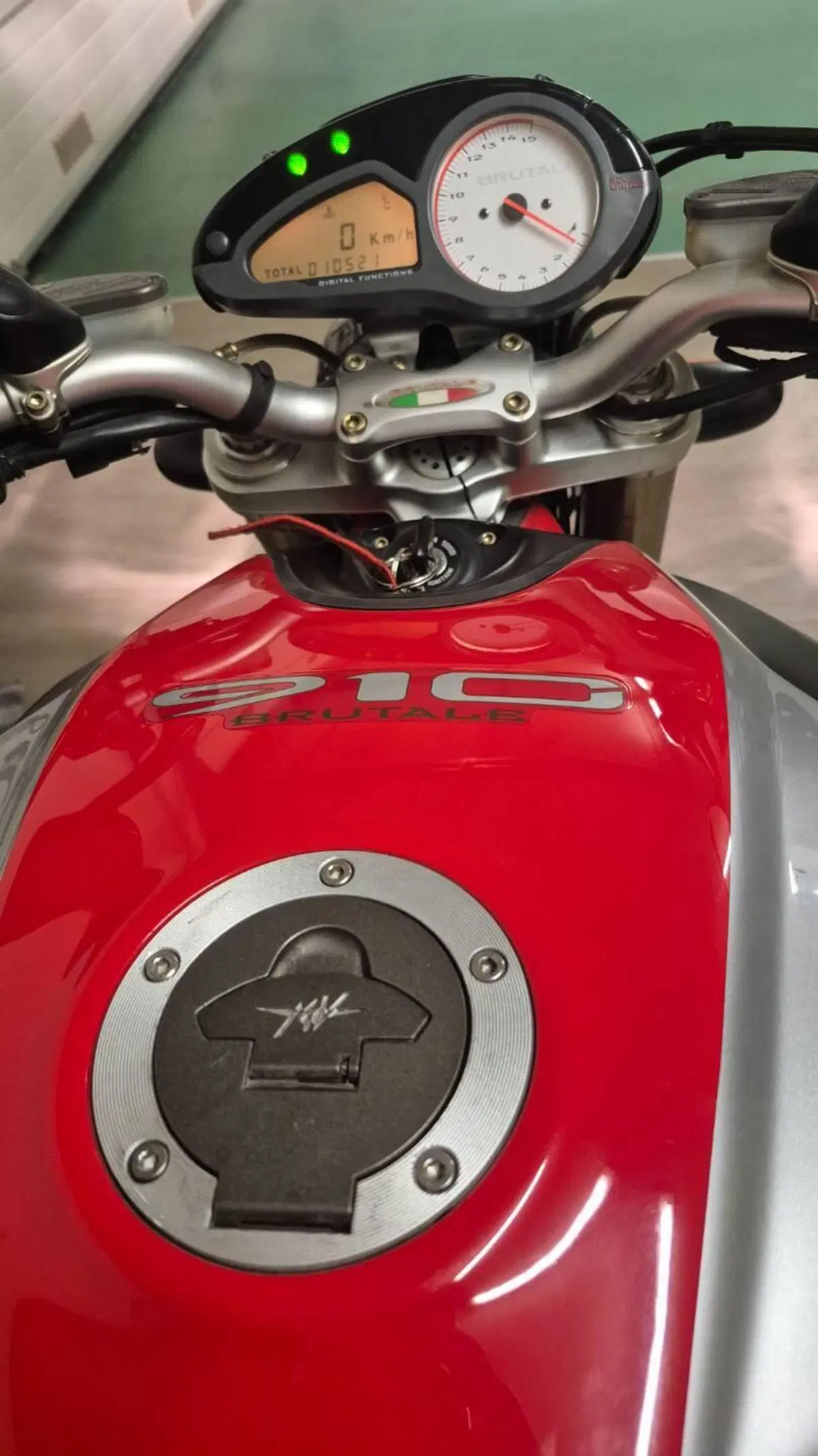 MV Agusta Brutale 910 S (2005 - 11) (9)