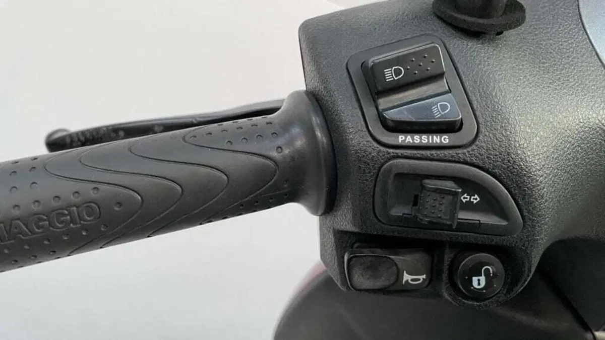 Piaggio Beverly 300 S i.e. ABS-ASR (2016 - 20) (9)