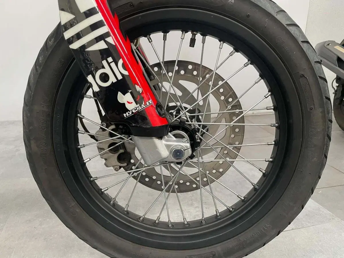Malaguti XSM 125 (2019 - 20) (13)