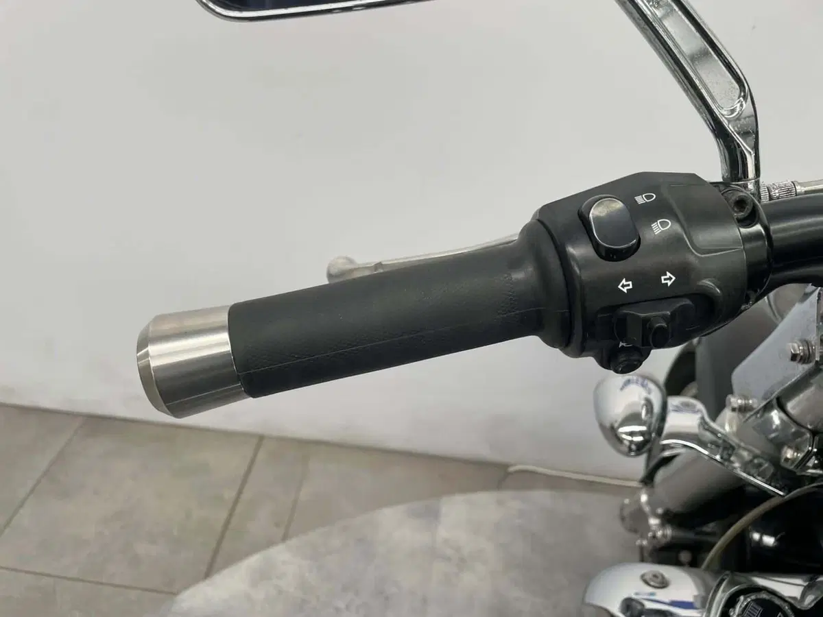Triumph Rocket 3 (2004 - 11) (8)