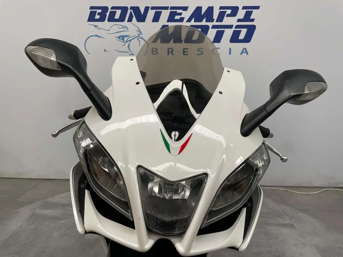 Aprilia RSV4 R (2009 - 12) (4)