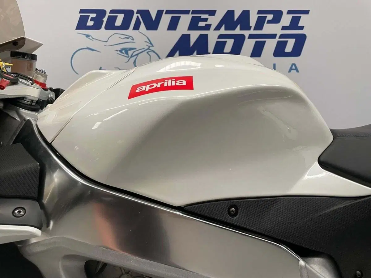 Aprilia RSV4 R (2009 - 12) (10)