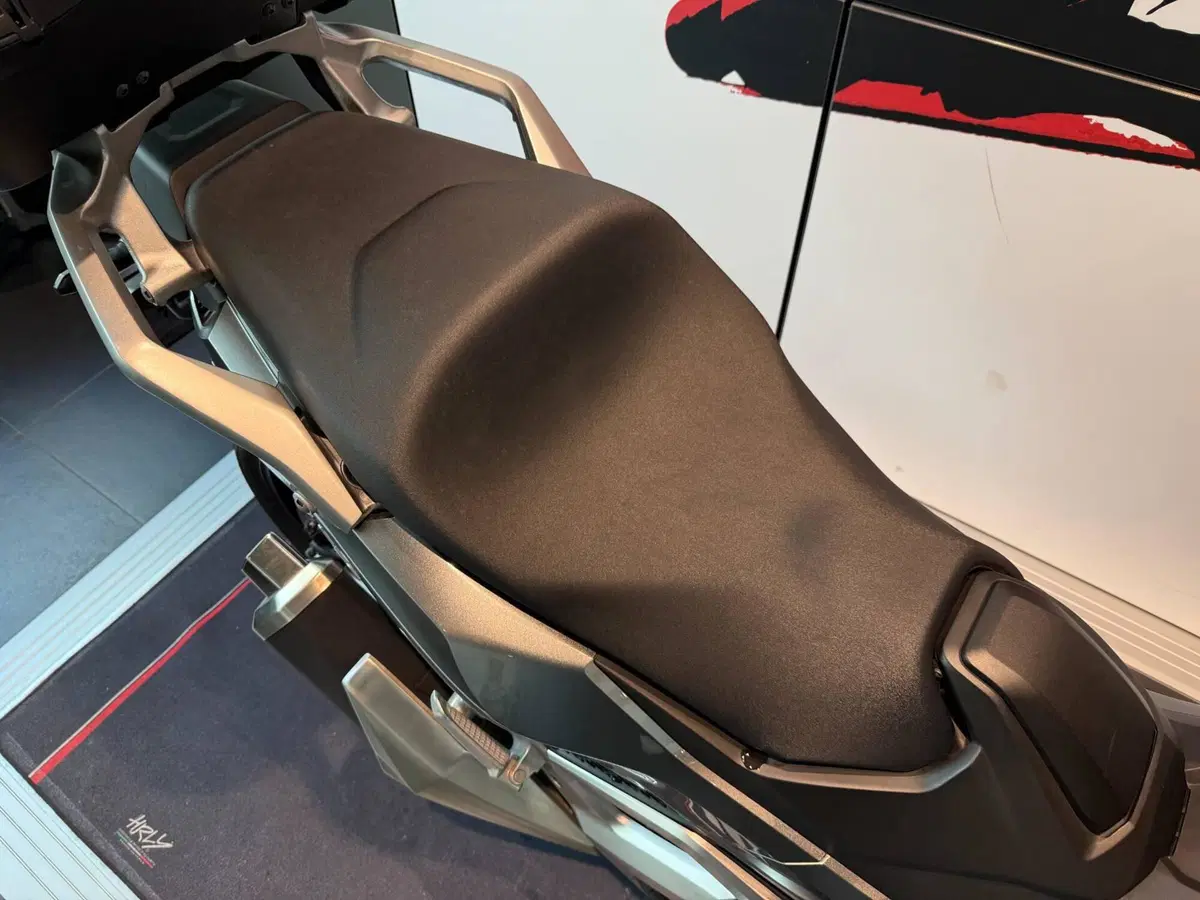 Honda Forza 750 DCT Urban (2021 - 24) (4)