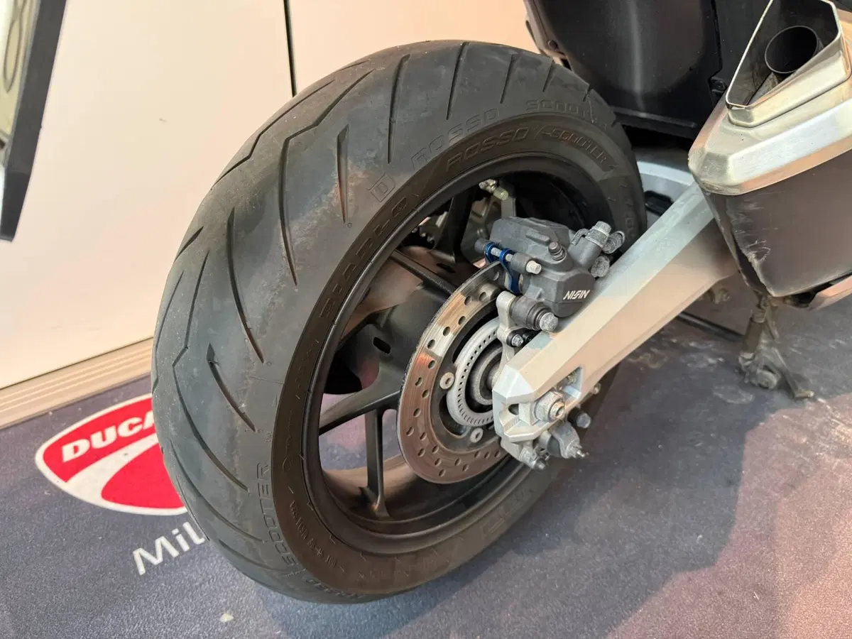 Honda Forza 750 DCT Urban (2021 - 24) (6)