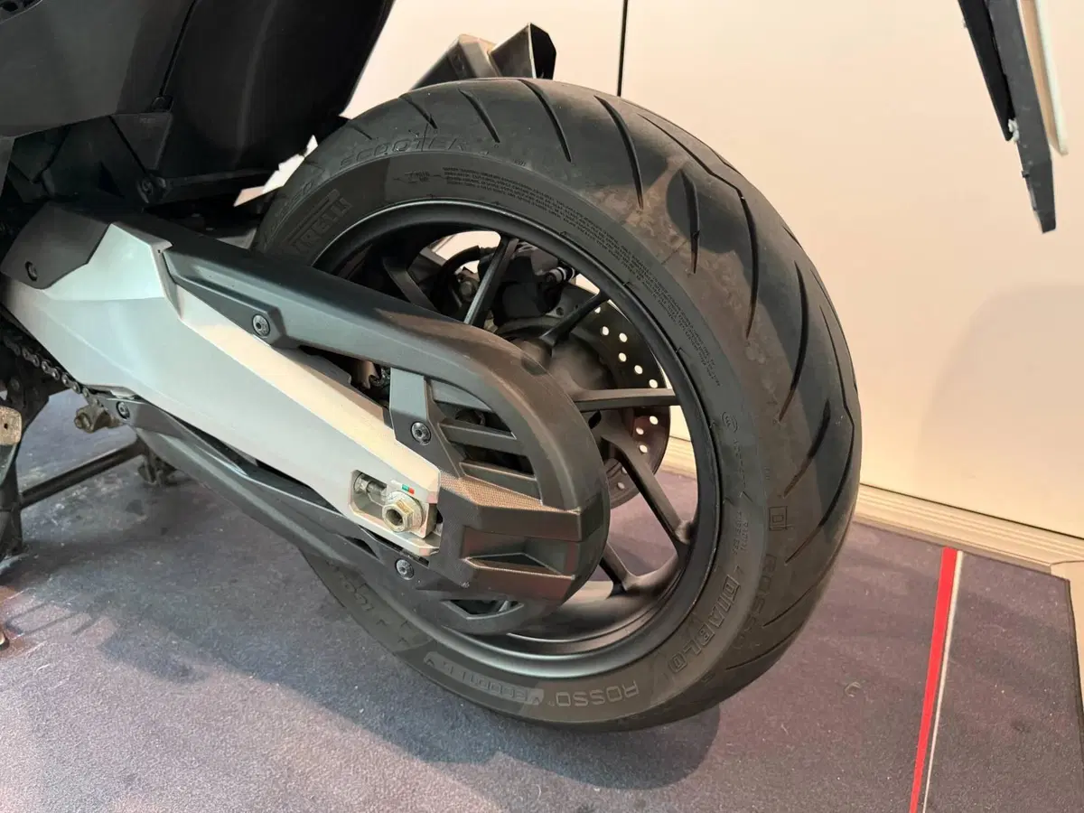 Honda Forza 750 DCT Urban (2021 - 24) (10)