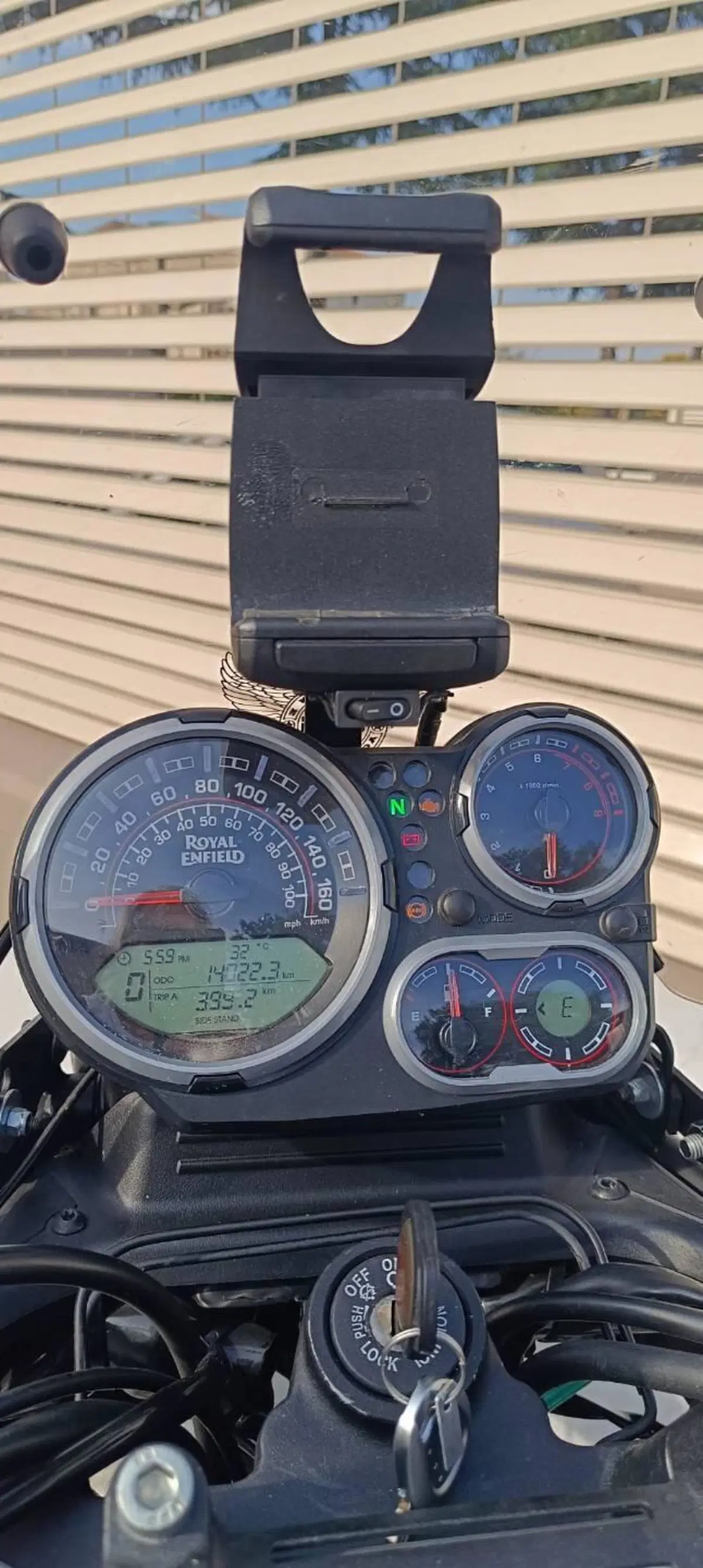 Royal Enfield Himalayan 411 (2021 - 24) (3)