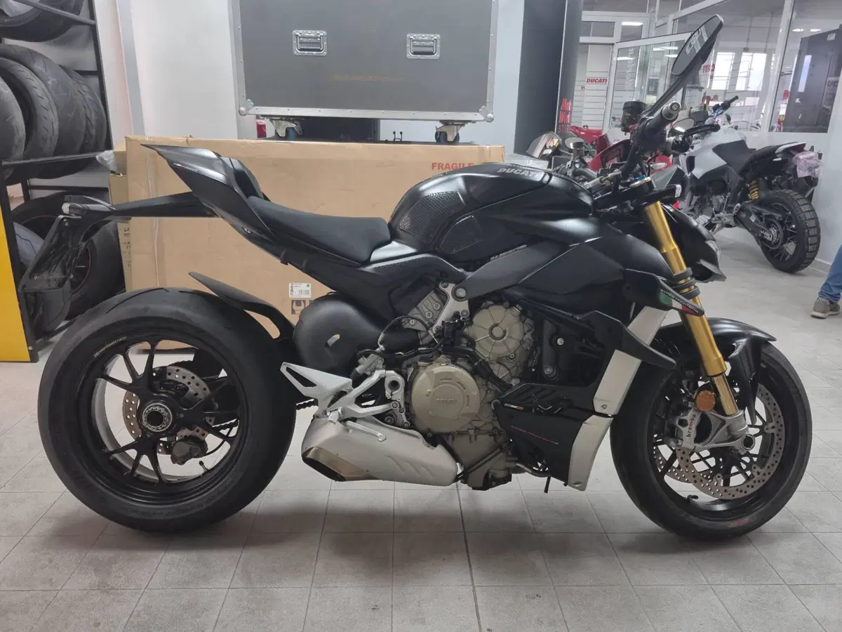 Ducati Streetfighter V4 1100 S (2021 - 22)