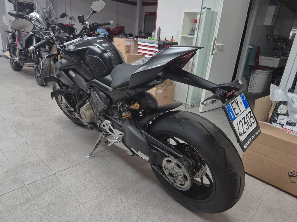 Ducati Streetfighter V4 1100 S (2021 - 22) (6)
