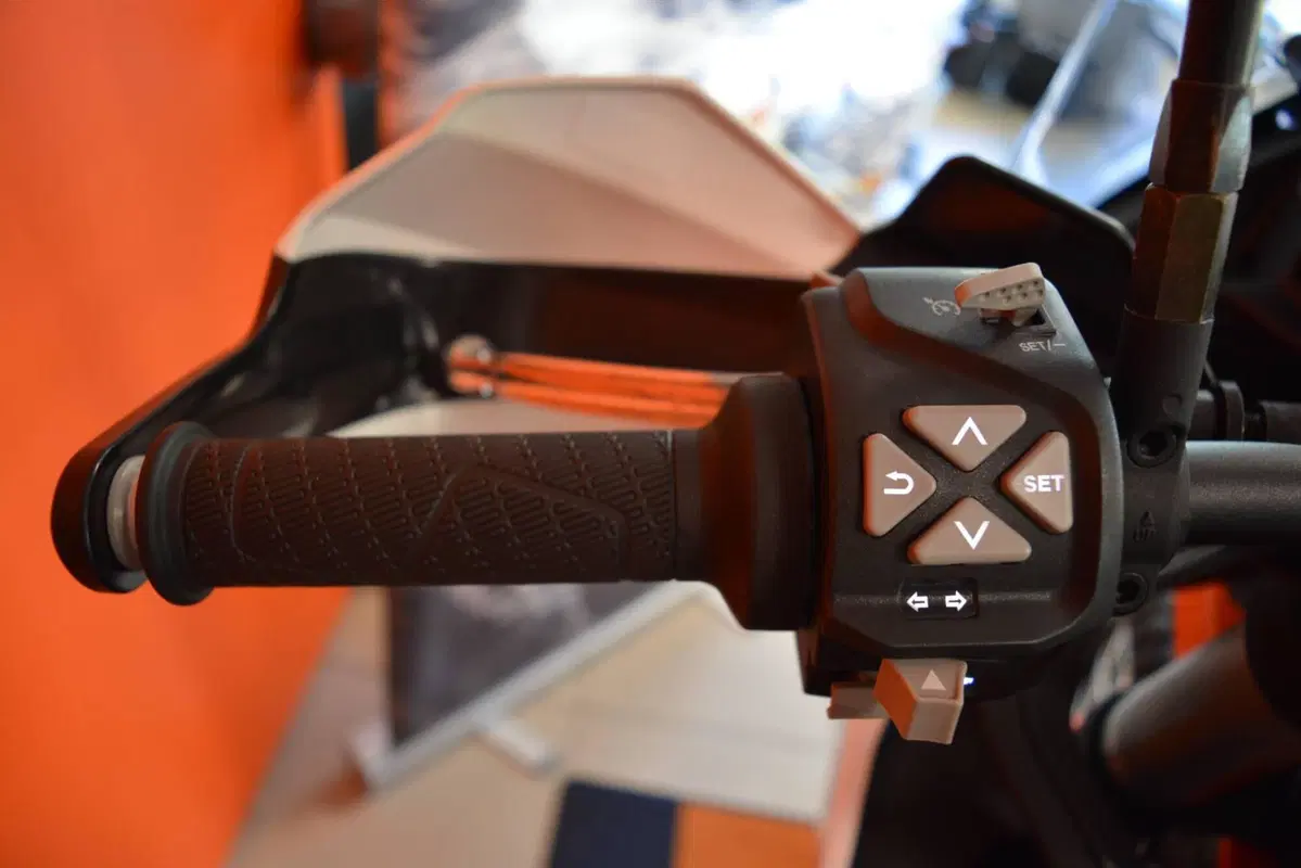 KTM 890 Adventure R (2025 - 26) (9)