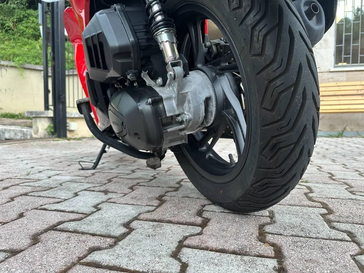 Honda SH 150i Sport (2024 - 25) (9)