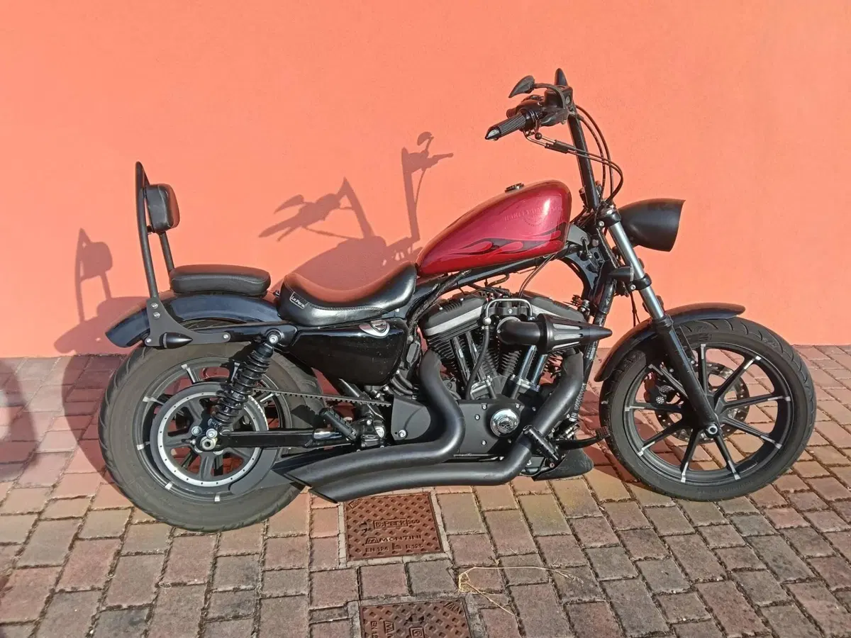 Harley-Davidson 883 Iron (2017 - 20) - XL 883N