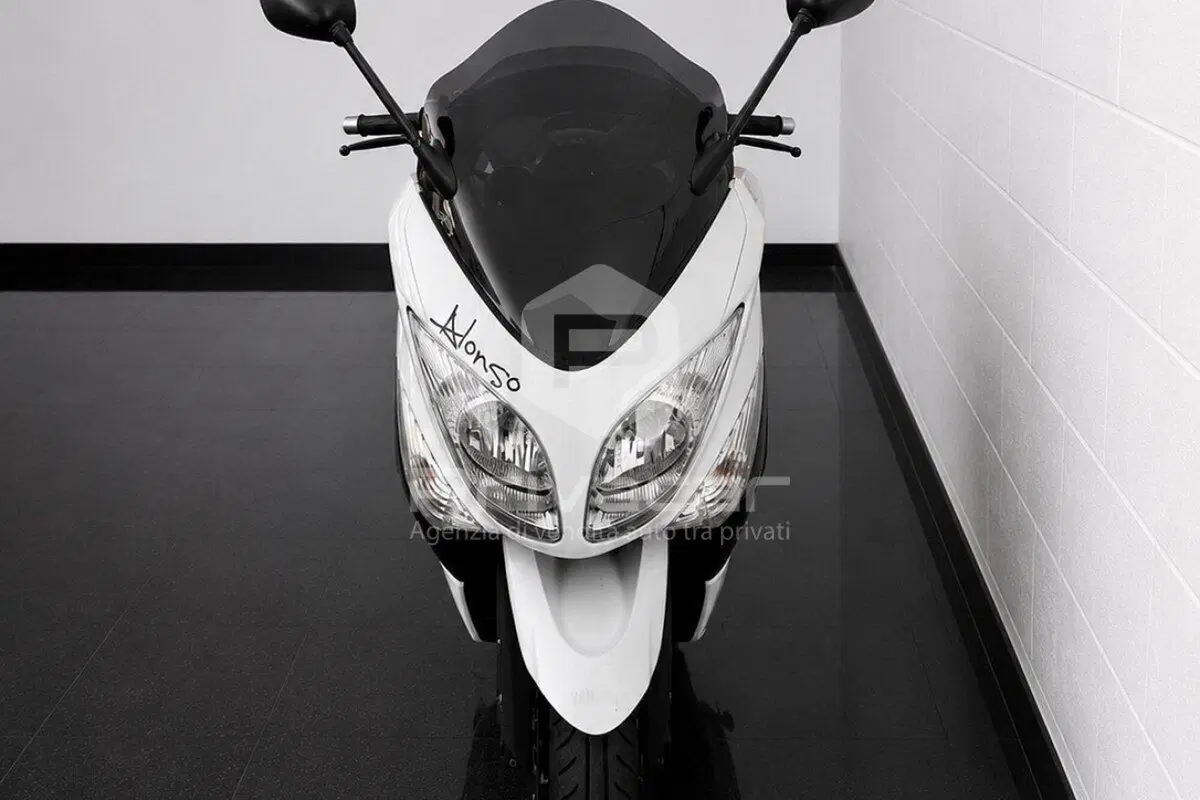 Yamaha T-Max 500 White Max (2010 - 11) (5)
