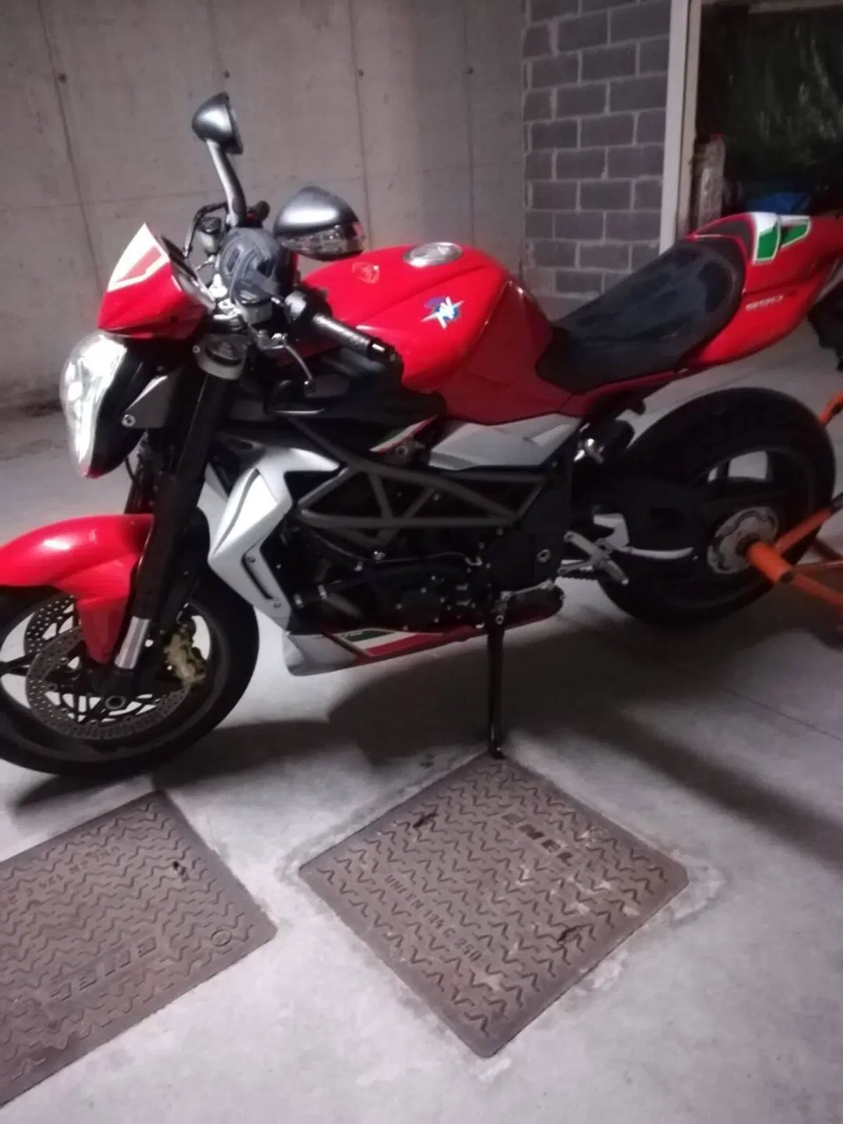 MV Agusta Brutale 990 R (2009 - 12)