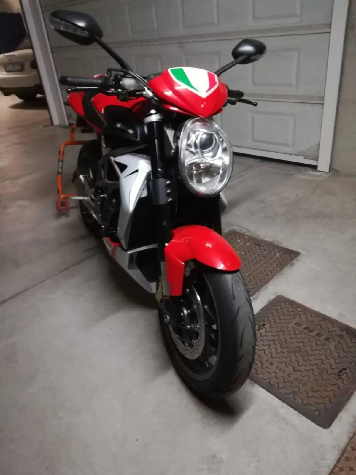 MV Agusta Brutale 990 R (2009 - 12) (2)