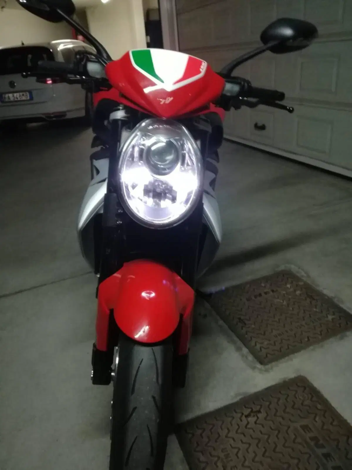 MV Agusta Brutale 990 R (2009 - 12) (6)
