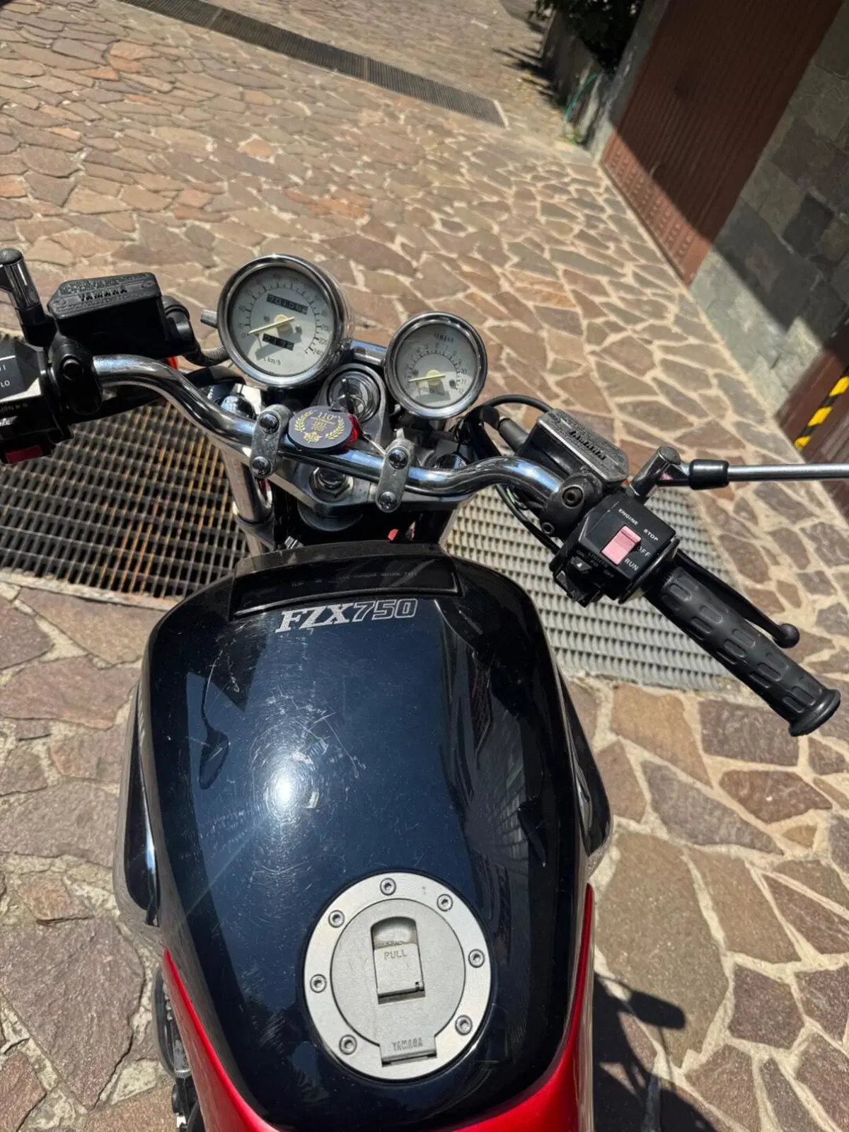 Yamaha FZX 750