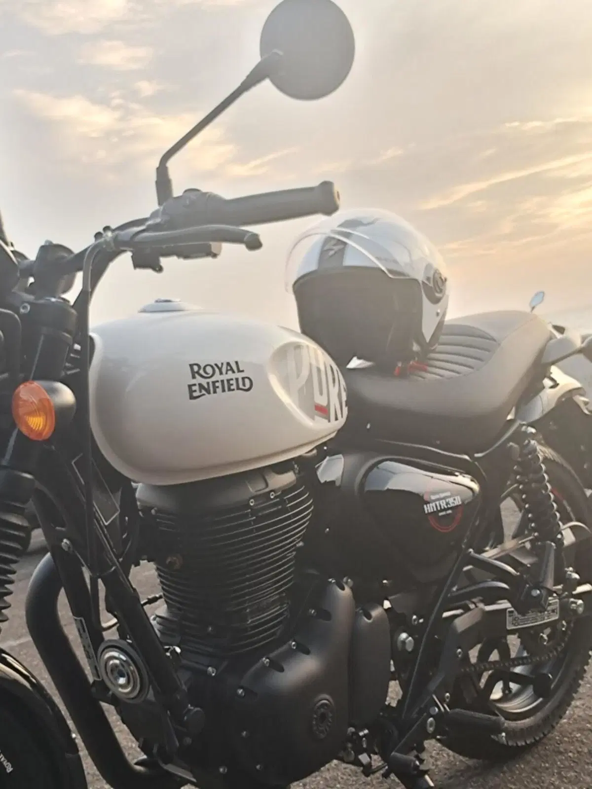Royal Enfield HNTR 350 (2022 - 26) (3)