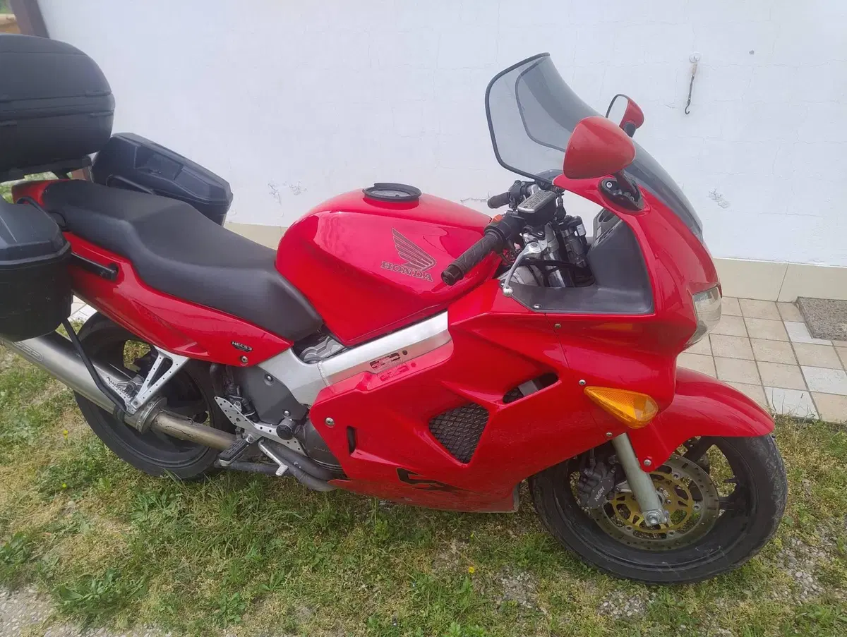 Honda VFR 800 (1998 - 01) (2)