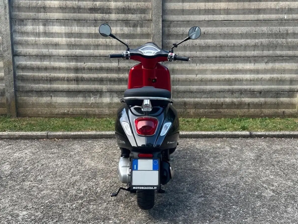 Vespa Primavera 125 Disney Mickey Mouse Edition by Vespa (2023 - 24) (4)