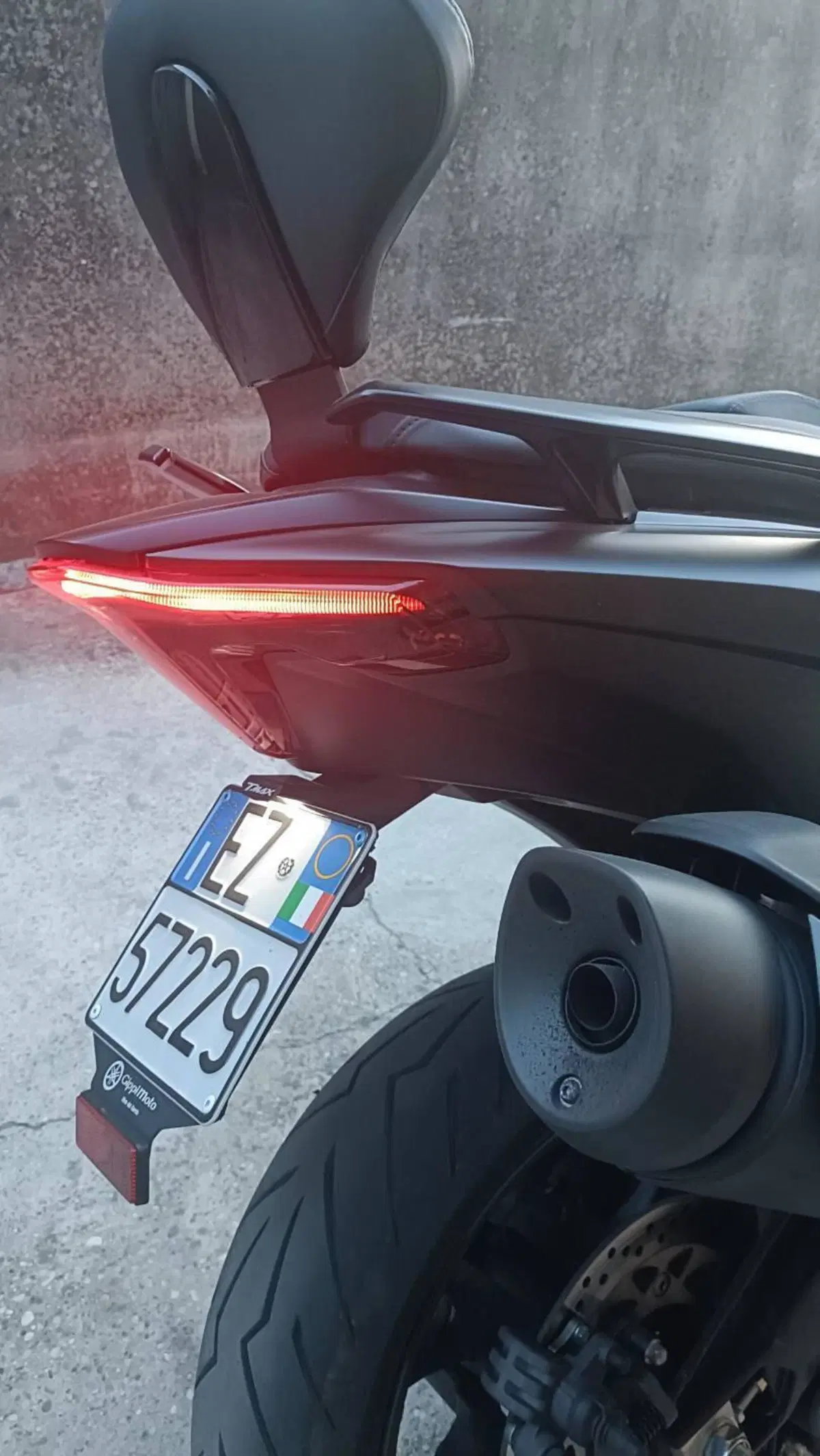 Yamaha T-Max 560 (2022 - 24) (4)