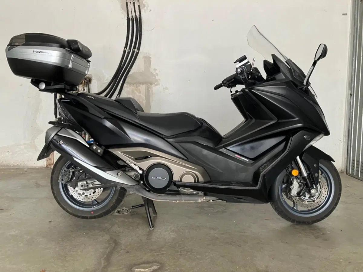 Kymco AK 550 ETS (2021 - 26) (2)