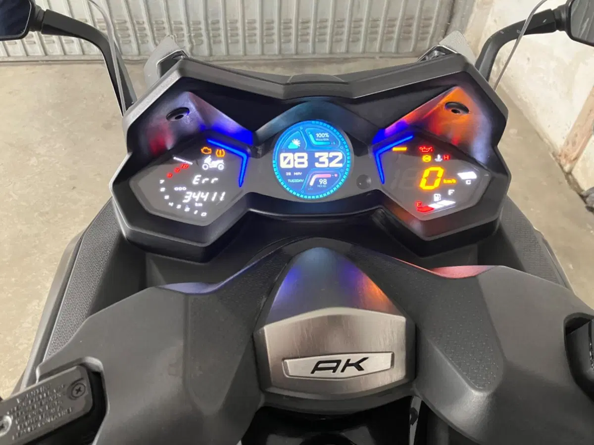 Kymco AK 550 ETS (2021 - 26) (3)