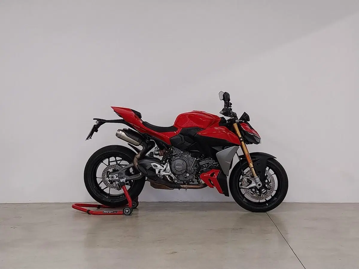 Ducati Streetfighter V2 S (2025 - 26) (2)
