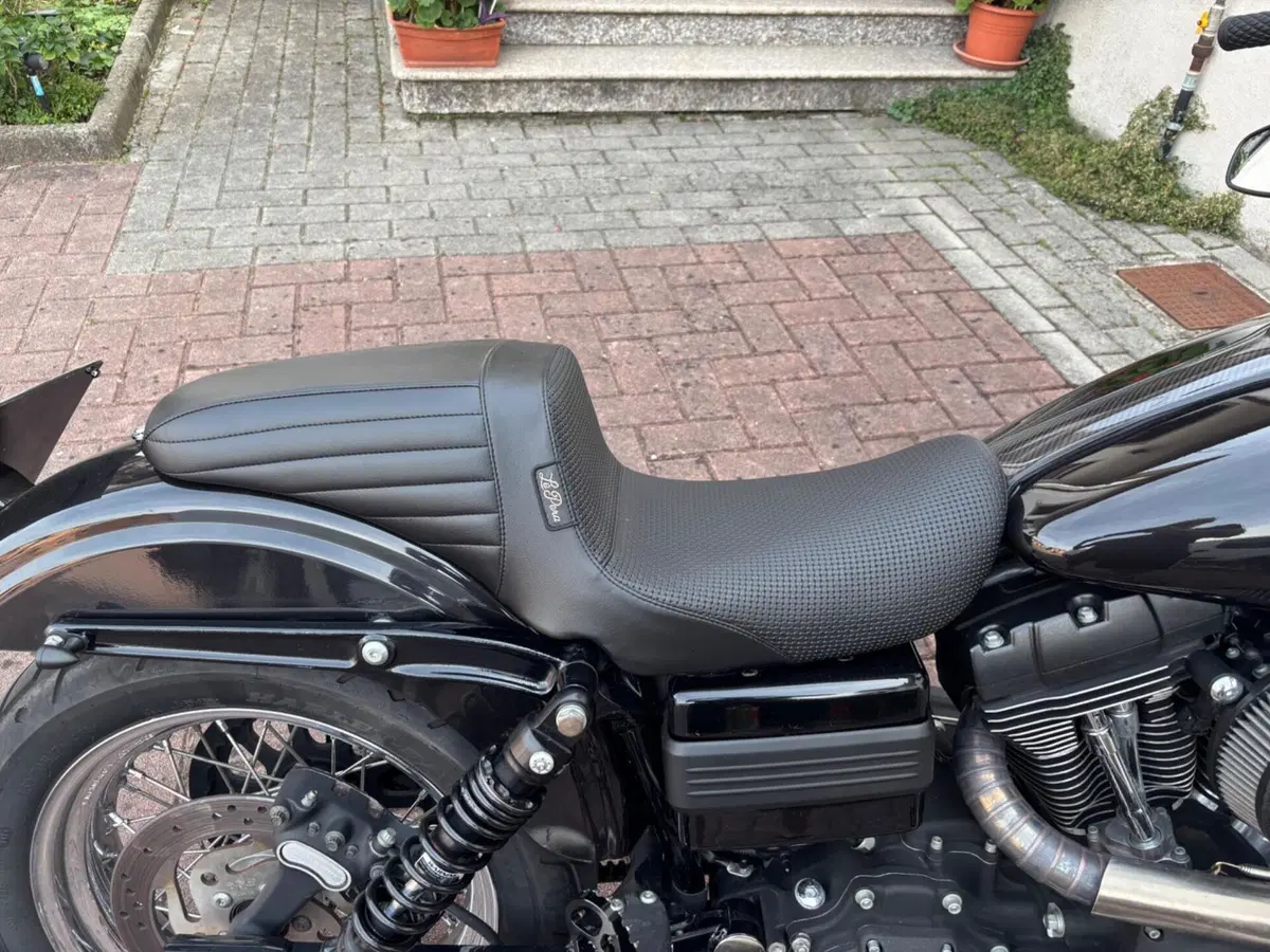 Harley-Davidson 1584 Street Bob (2008 - 15) - FXDB (3)