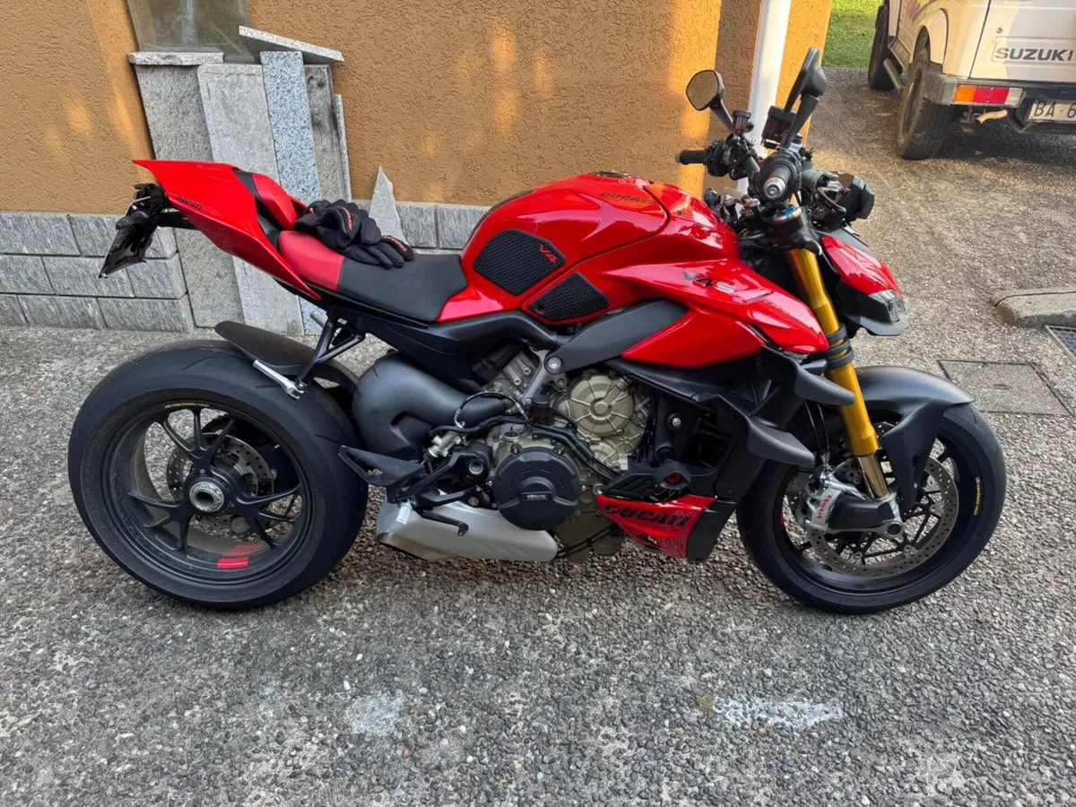 Ducati Streetfighter V4 S (2023 - 24) (2)