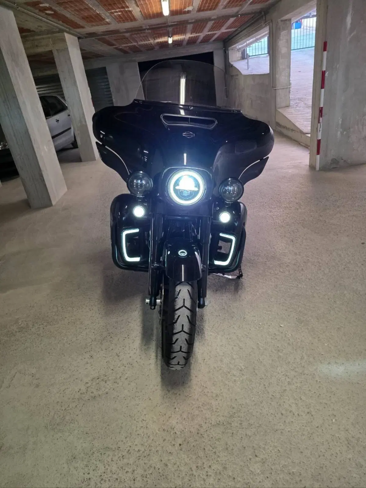 Harley-Davidson 117 Street Glide (2022) - FLHXSE (3)