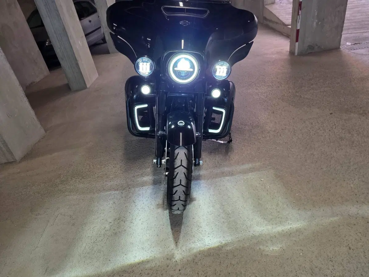 Harley-Davidson 117 Street Glide (2022) - FLHXSE (11)