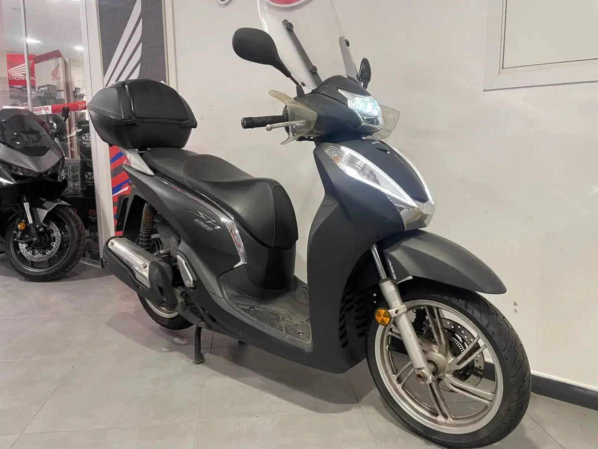 Honda SH 300 i ABS (2013 - 14) (2)