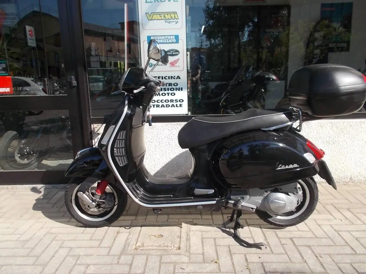 Vespa GTS 300 Super (2008 - 16) (2)