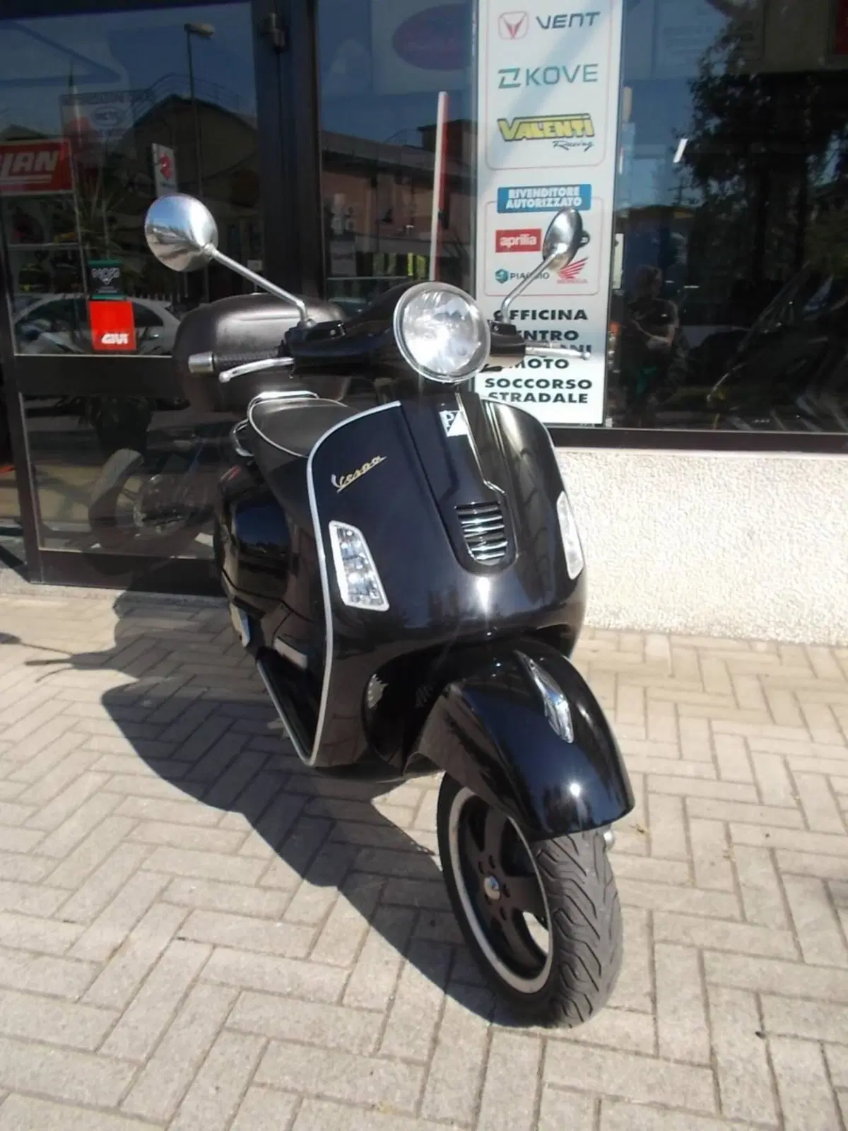 Vespa GTS 300 Super (2008 - 16) (4)