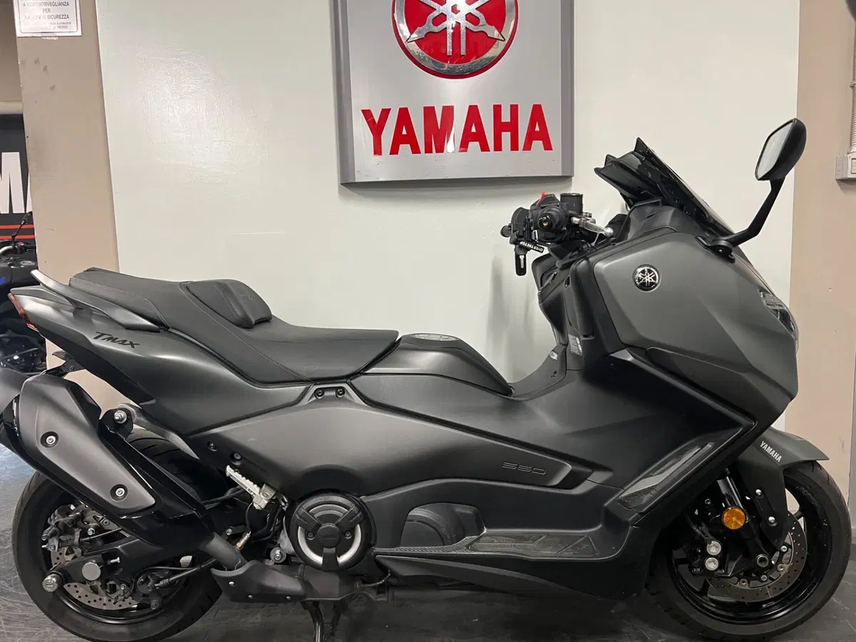 Yamaha T-Max 560 (2025 - 26)