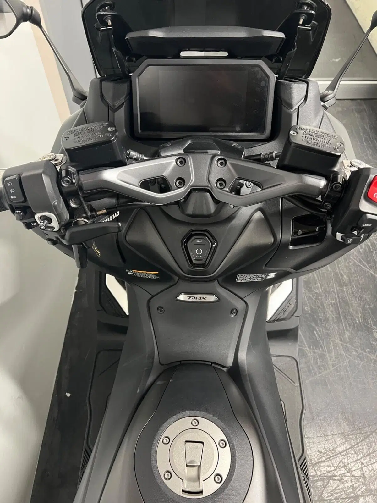 Yamaha T-Max 560 (2025 - 26) (8)
