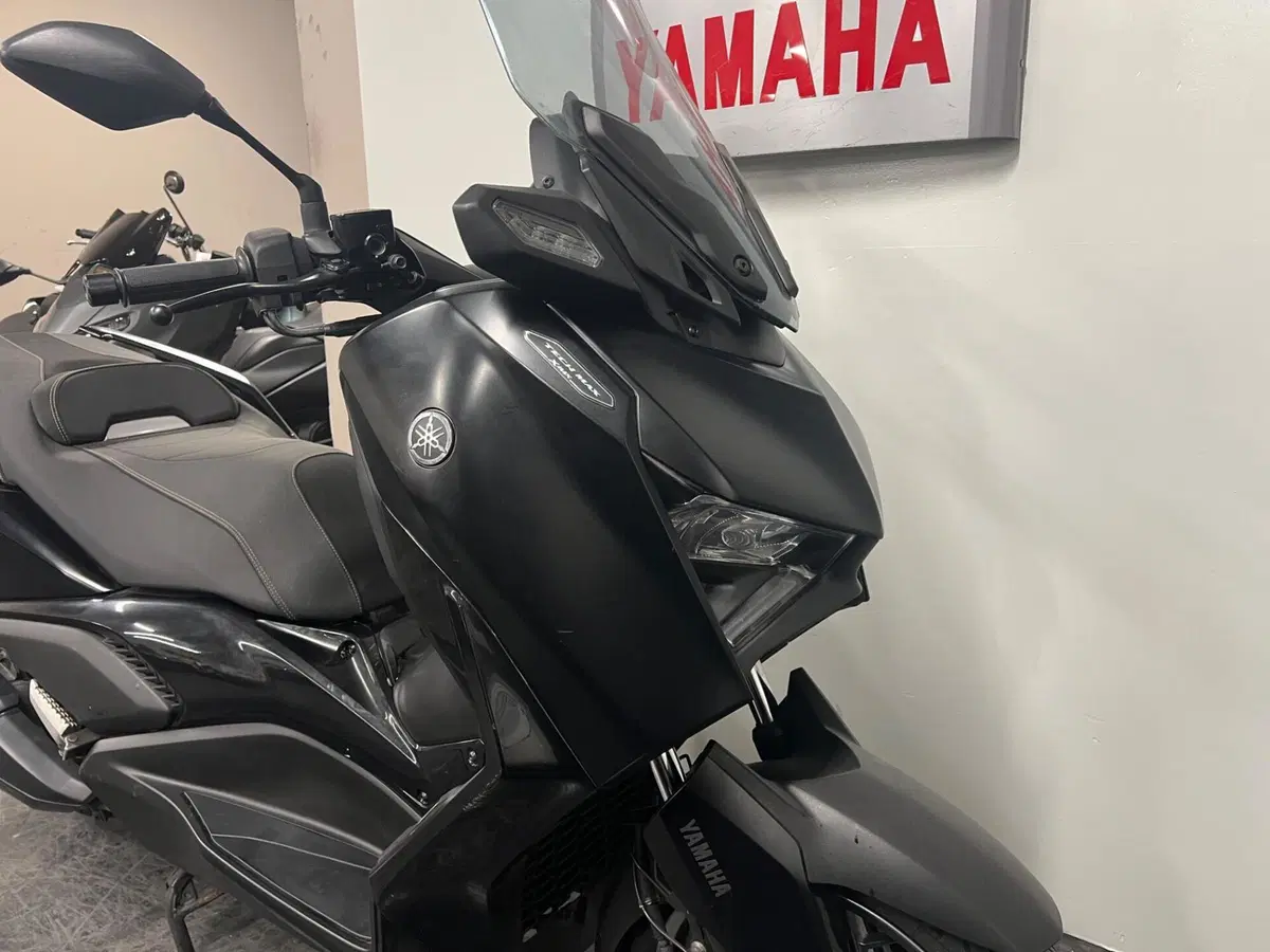 Yamaha X-Max 300 Tech Max (2021 - 24) (2)