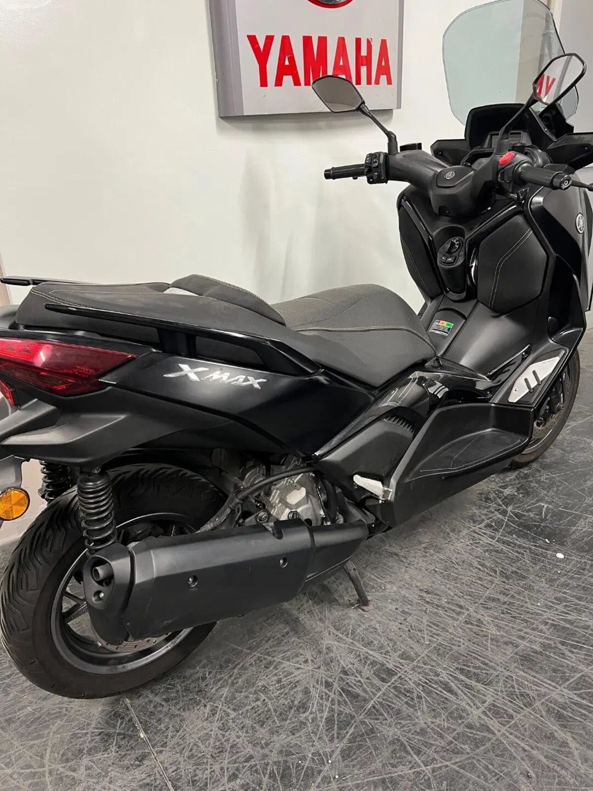 Yamaha X-Max 300 Tech Max (2021 - 24) (4)