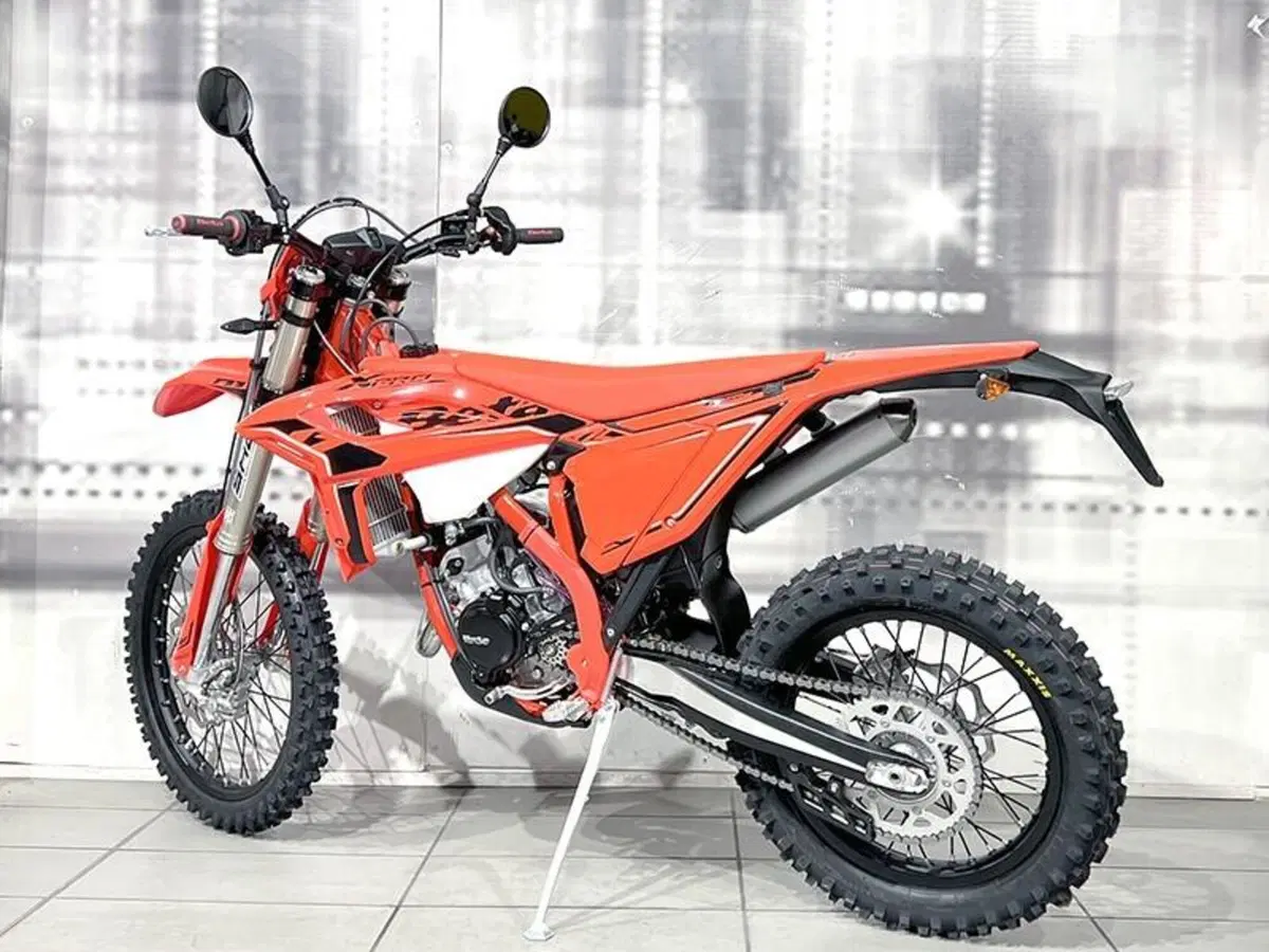 Betamotor RR 125 4T Enduro R (2024 - 26) (2)