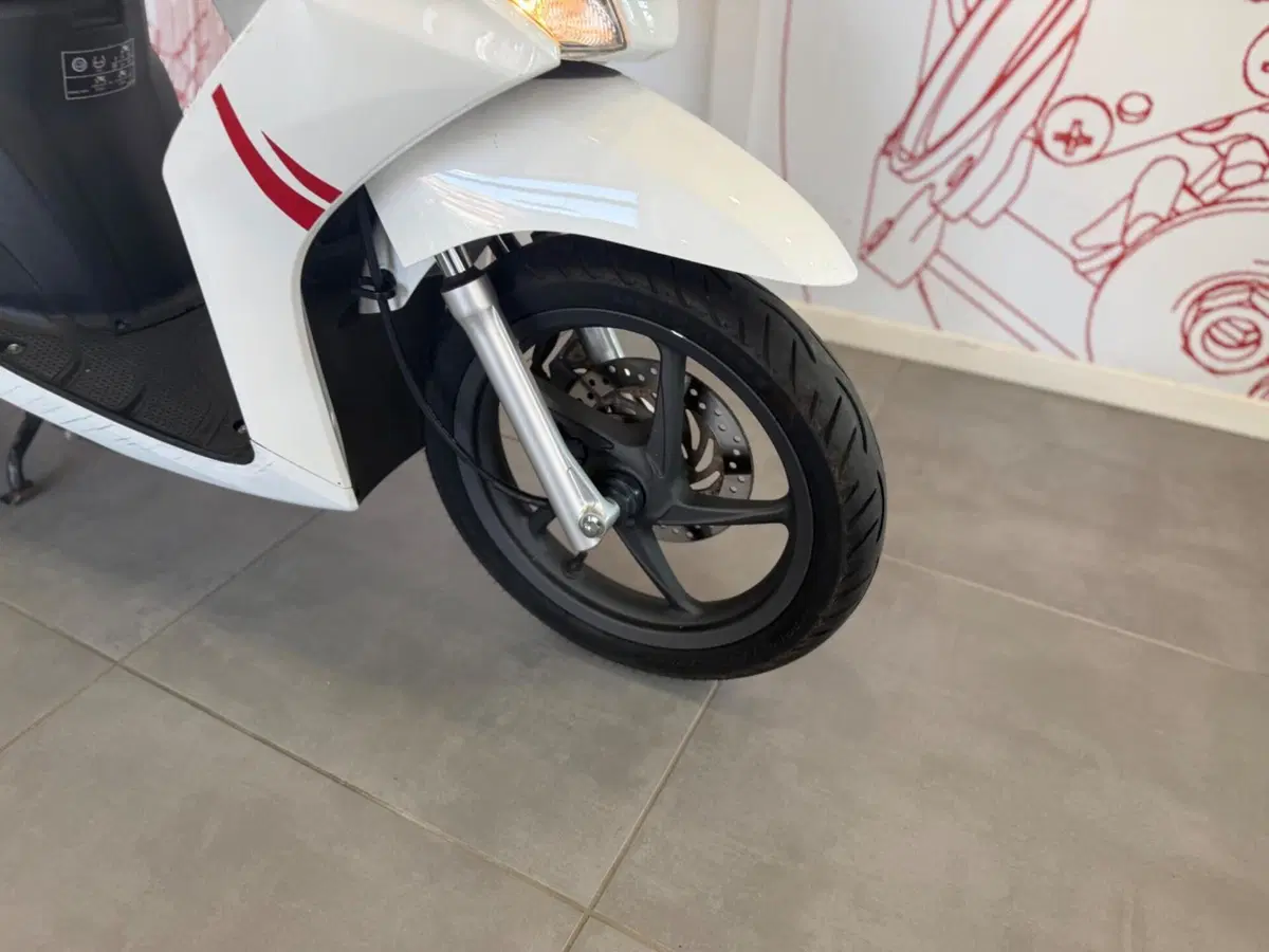 Honda Vision 110 (2011 - 16) (9)