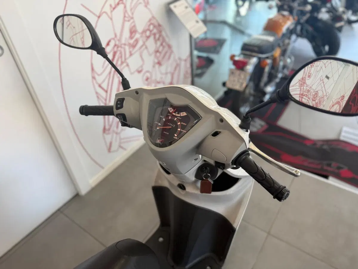 Honda Vision 110 (2011 - 16) (8)