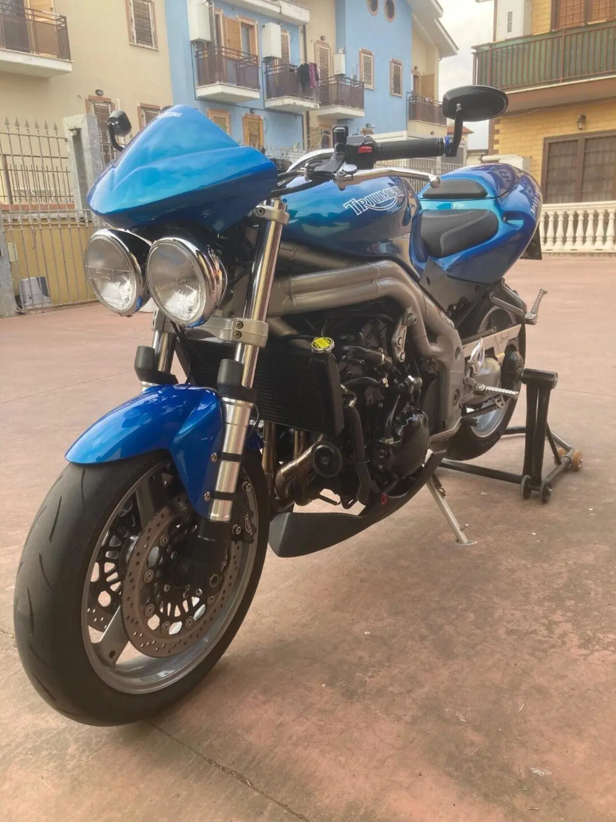 Triumph Speed Triple 955 (2002 - 04) (2)