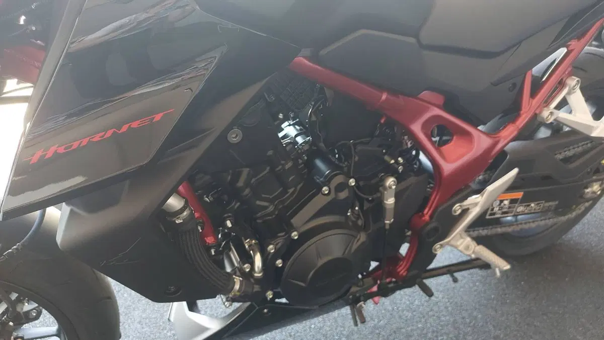 Honda CB 750 Hornet (2026) (2)