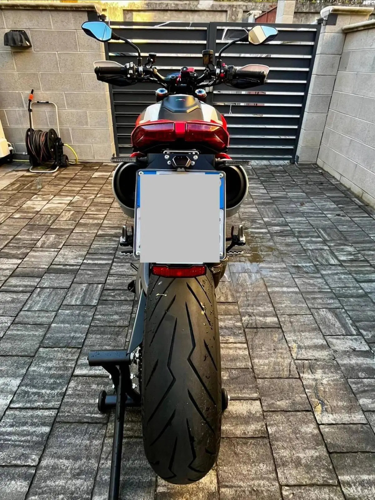 Ducati Hypermotard 950 SP (2022 - 25) (8)