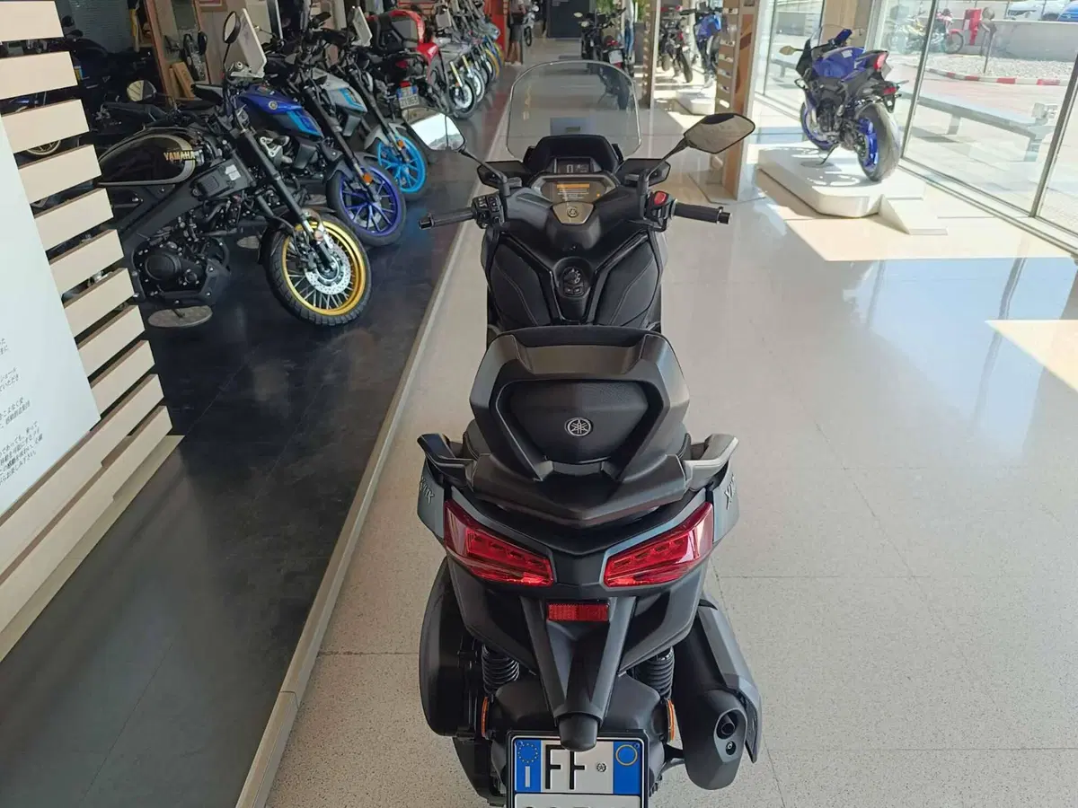Yamaha X-Max 300 Tech Max (2021 - 24) (3)