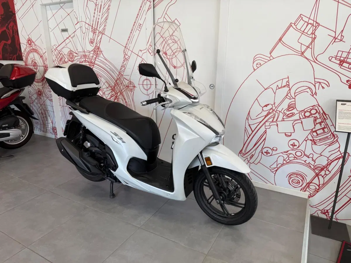 Honda SH 350 (2021 - 24) (2)