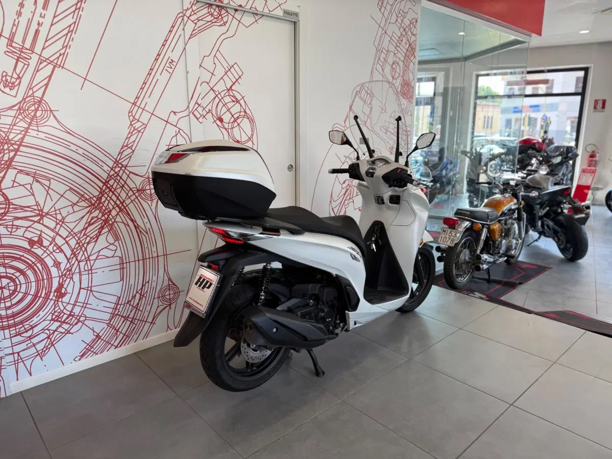 Honda SH 350 (2021 - 24) (3)