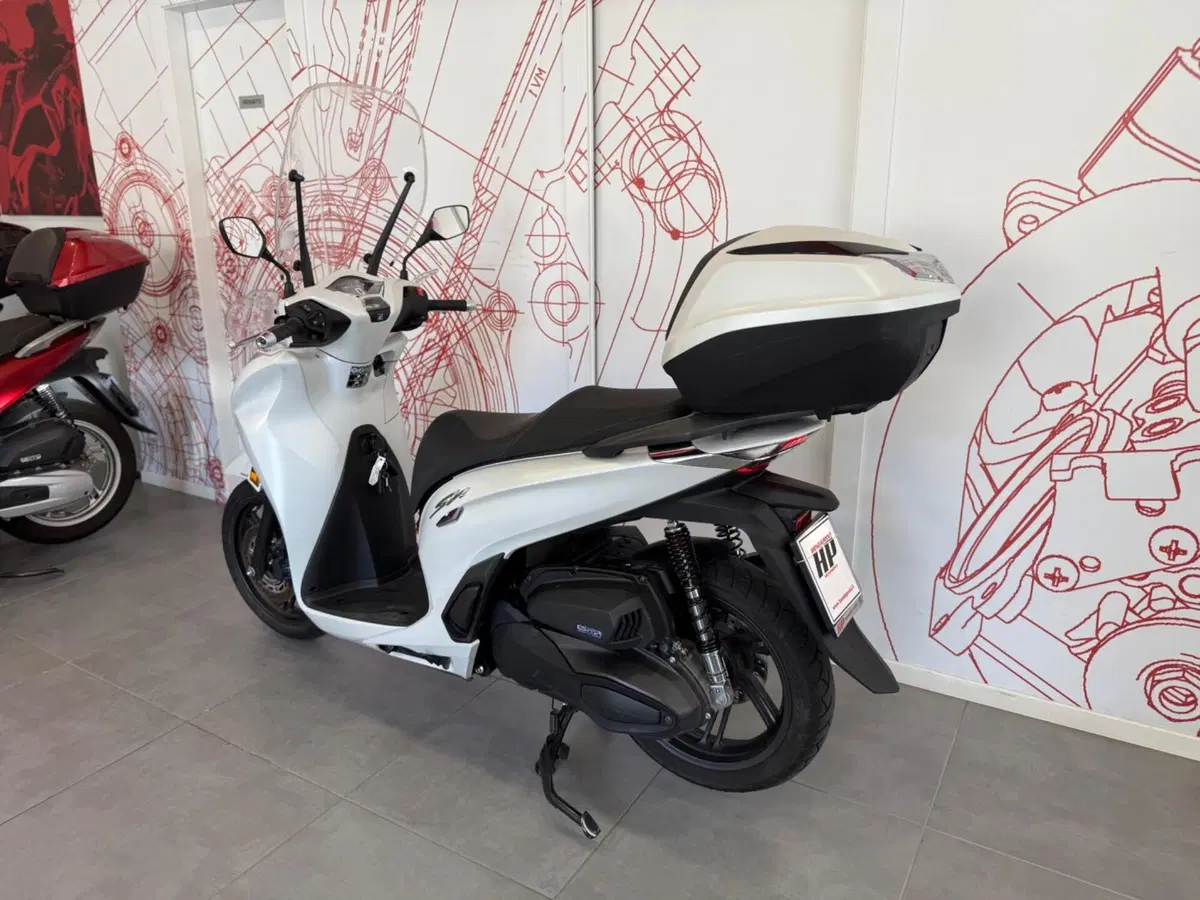 Honda SH 350 (2021 - 24) (6)
