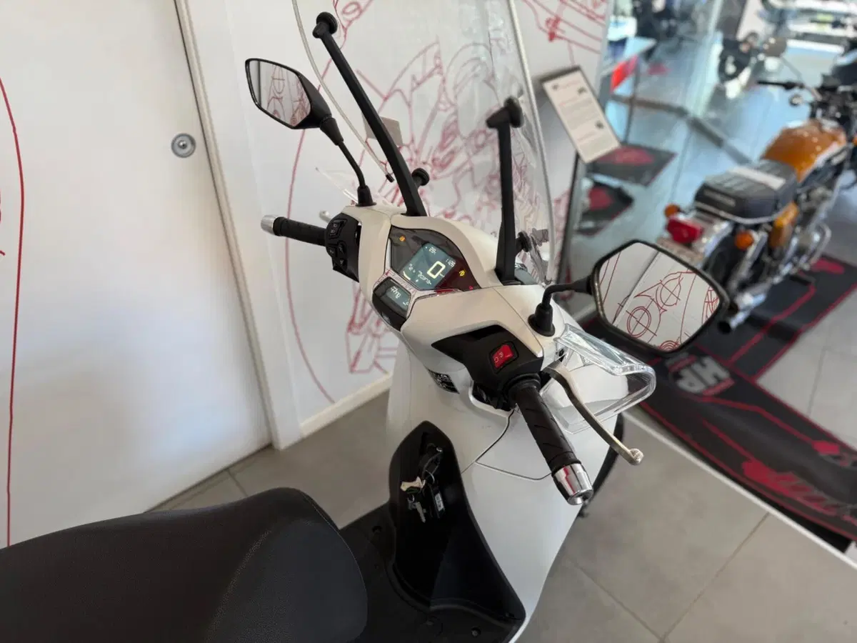 Honda SH 350 (2021 - 24) (8)